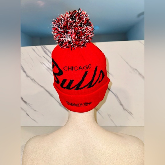 Vintage Style Chicago Bulls Knit Beanie Hat - Picture 7 of 7